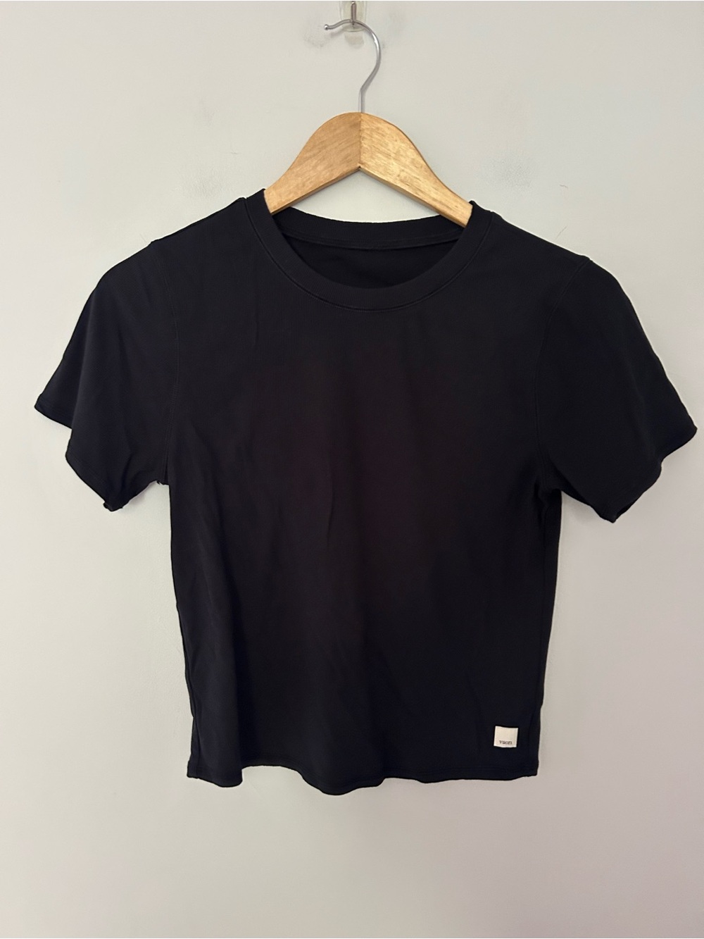 Vuori Pose Ribbed Black Fitted Tee - Picture 2 of 5